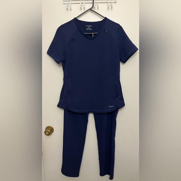 Jaanuu Scrub Set in Navy - Picture 1 of 10